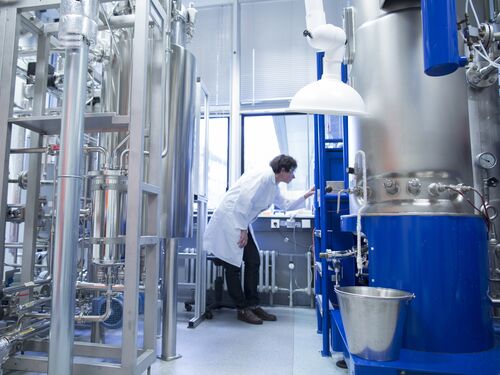 Technical room with a fermenter.
