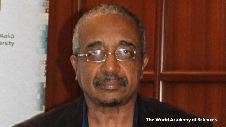 Headshot of Muntaser.